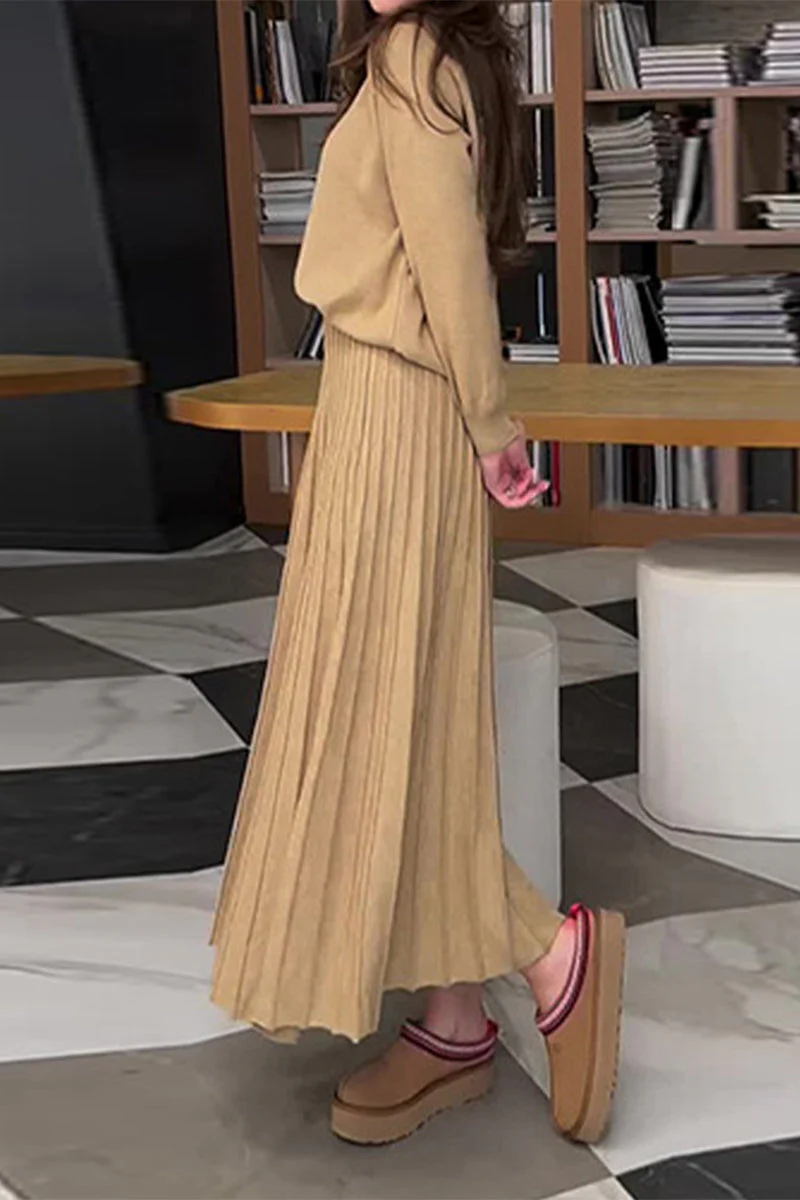 Aafke | Elegant, plain two-piece suit with an O-neck and long sleeves - Image 4