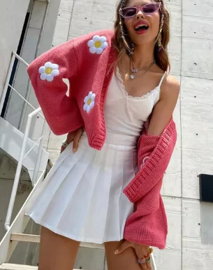 Abigail | Cardigan with large floral embroidery - Image 2