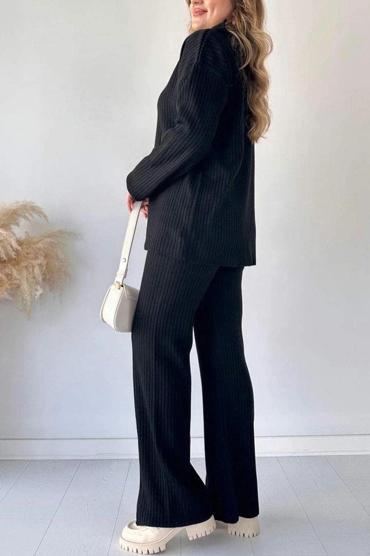 Adelheid | Two-piece outfit in ribbed knit with zip and slit - Image 7
