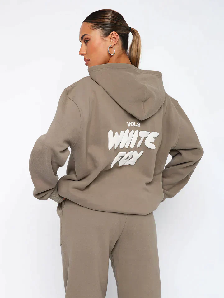 Adriana | Comfortable women's tracksuit - Image 5