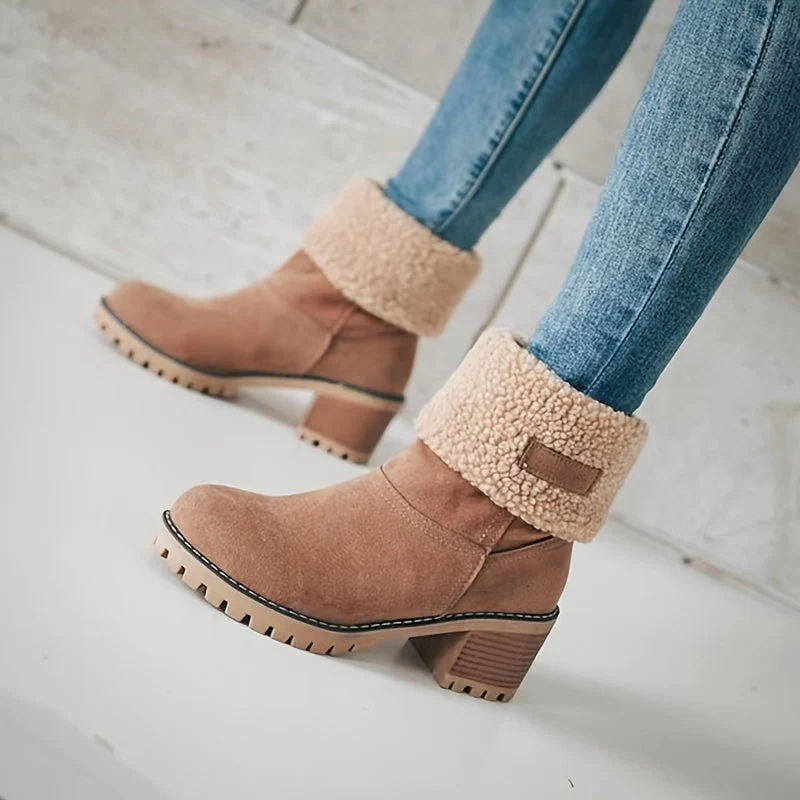 Adriana | Fluffy ankle boots with a chunky heel - Image 4