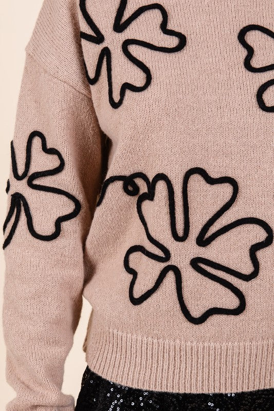 Adriana | Knitted sweater with floral embroidery - Image 17