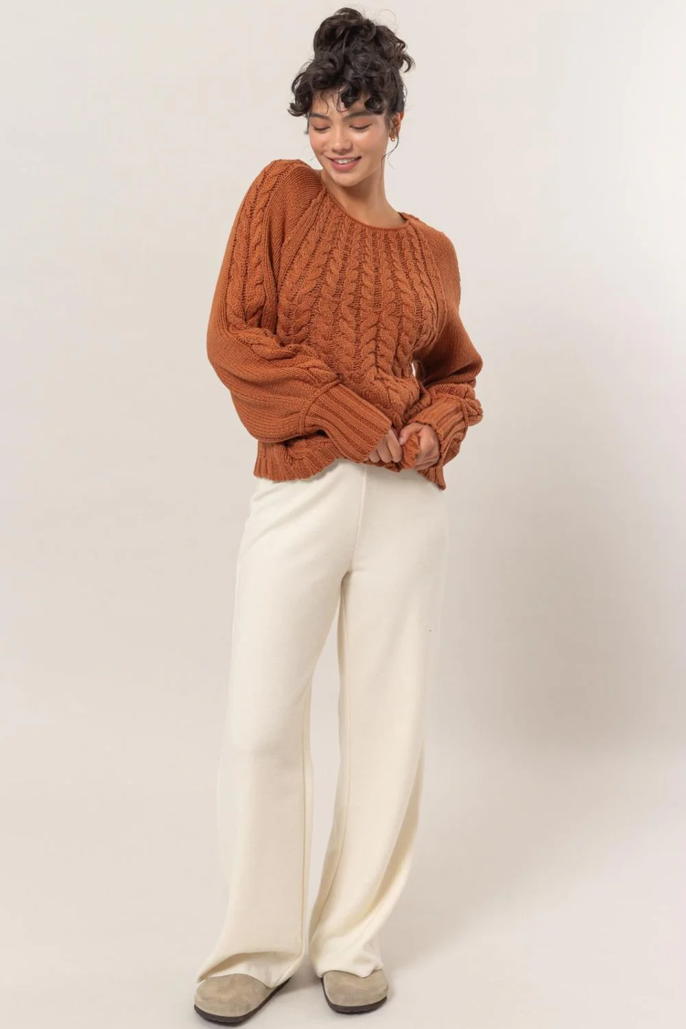 Agustina | Cable-knit sweater with a crew neck and raglan sleeves - Image 5