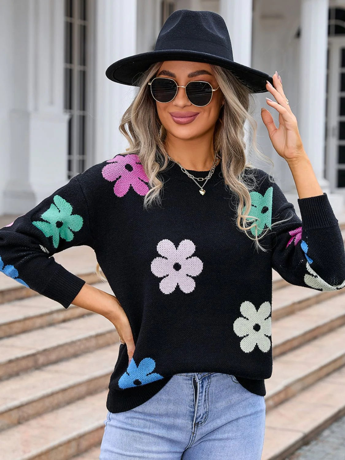 Aitana | Long-sleeved sweater with a floral crew neck - Image 5