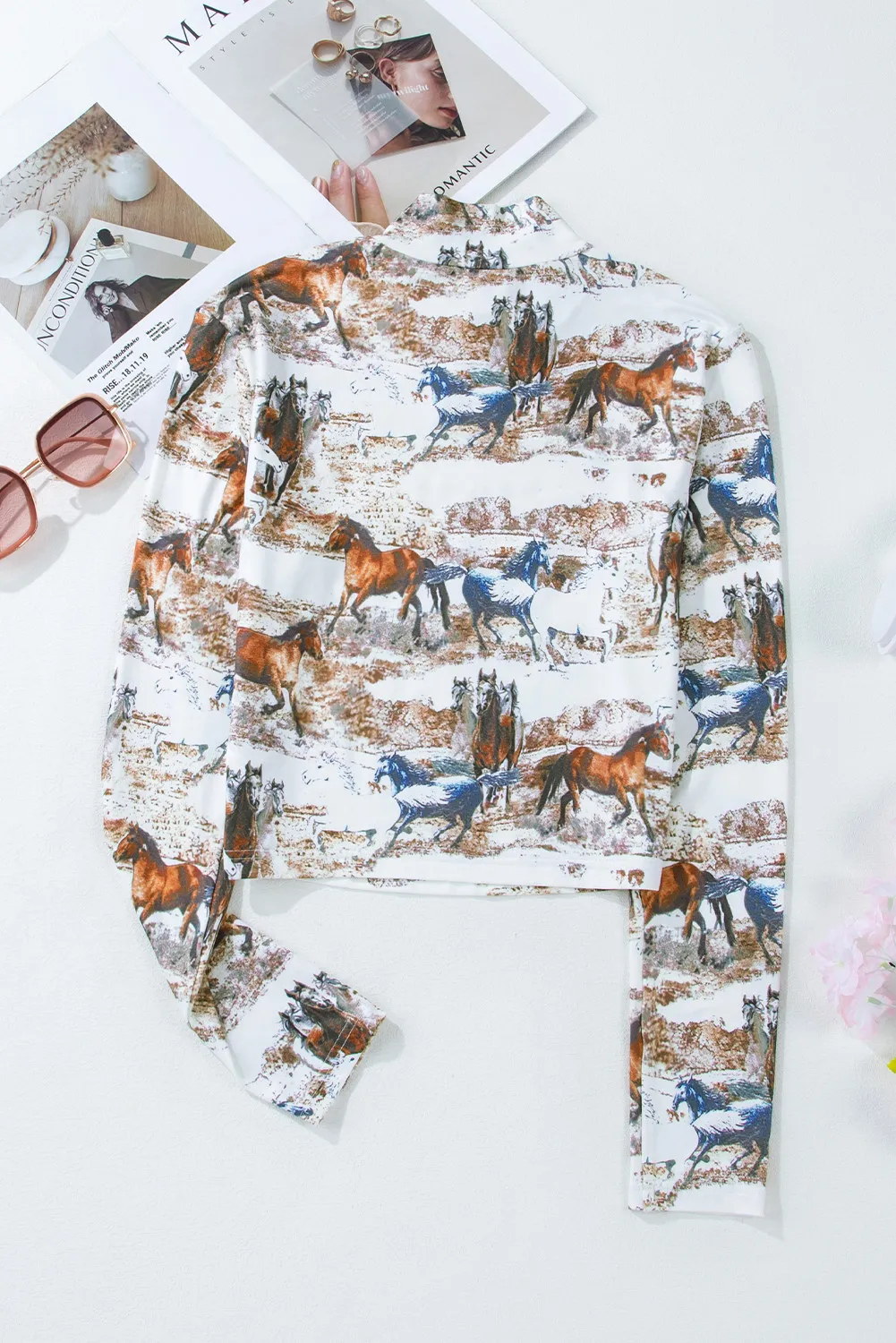 Alice | Long-sleeved T-shirt with stand-up collar and cutout print - Image 3