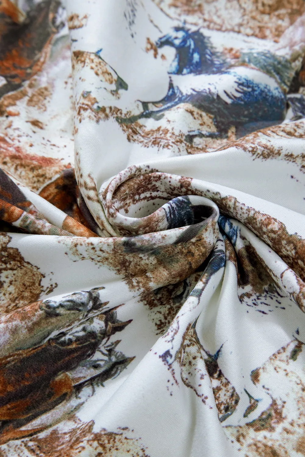 Alice | Long-sleeved T-shirt with stand-up collar and cutout print - Image 5
