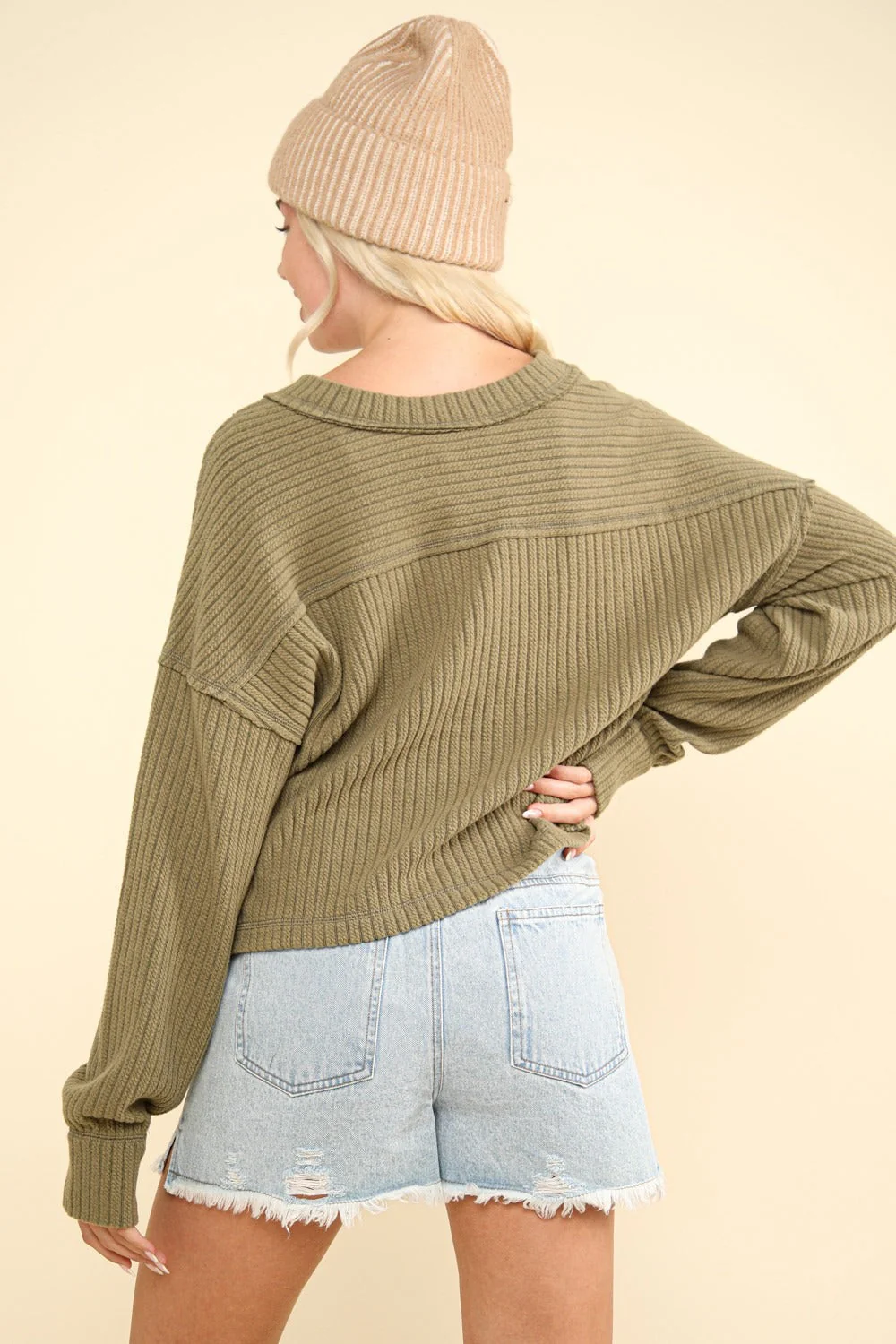 Amalia | Ribbed knit top with exposed seam and V-neckline - Image 2