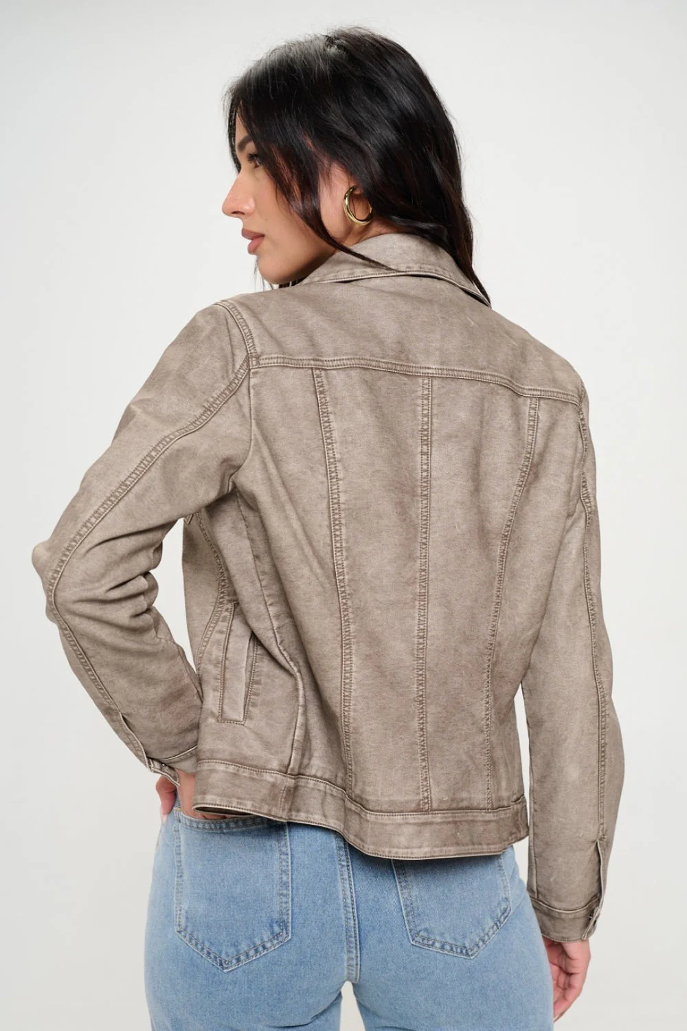 Amelie | Button-down cargo jacket made from vegan leather - Image 2