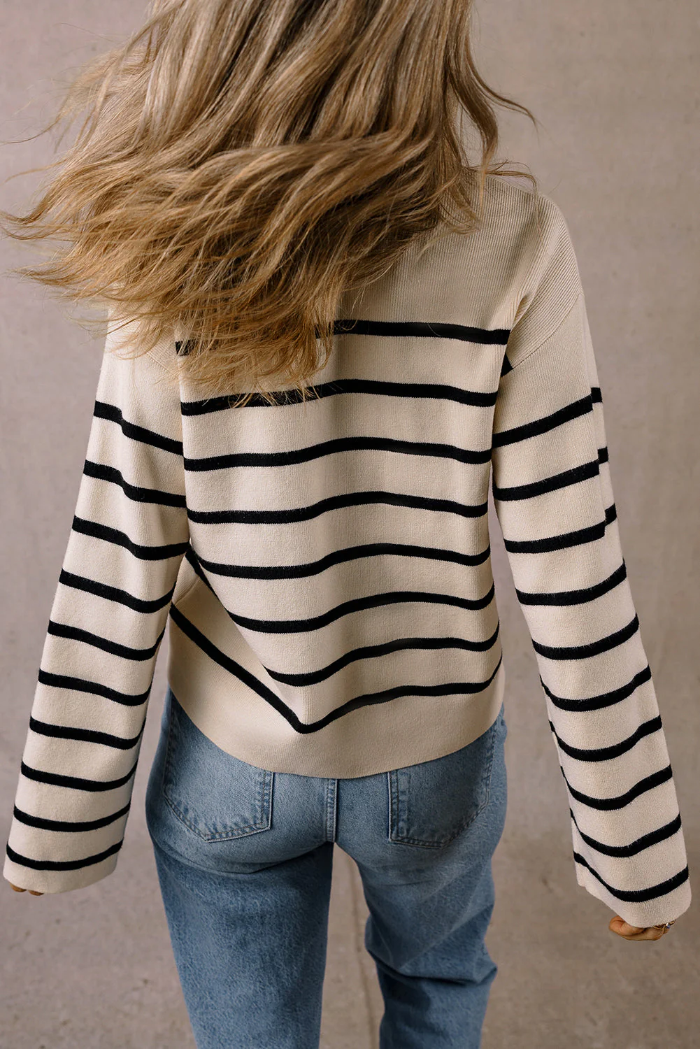 Ana | Chic and charming cardigan with striped buttons - Image 2