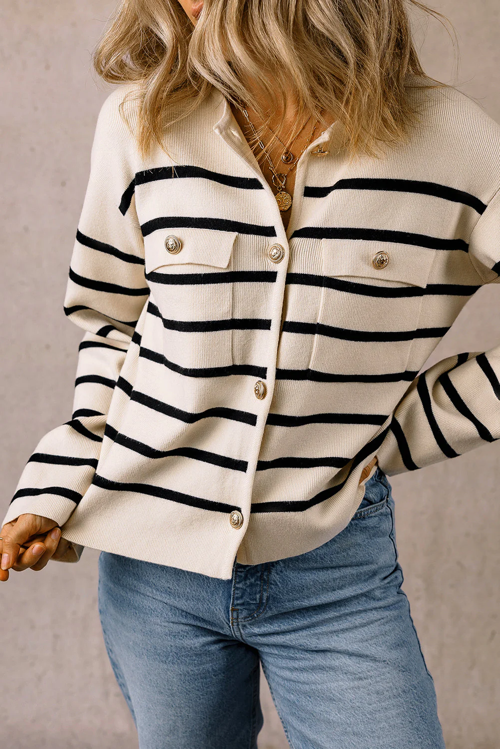 Ana | Chic and charming cardigan with striped buttons - Image 3