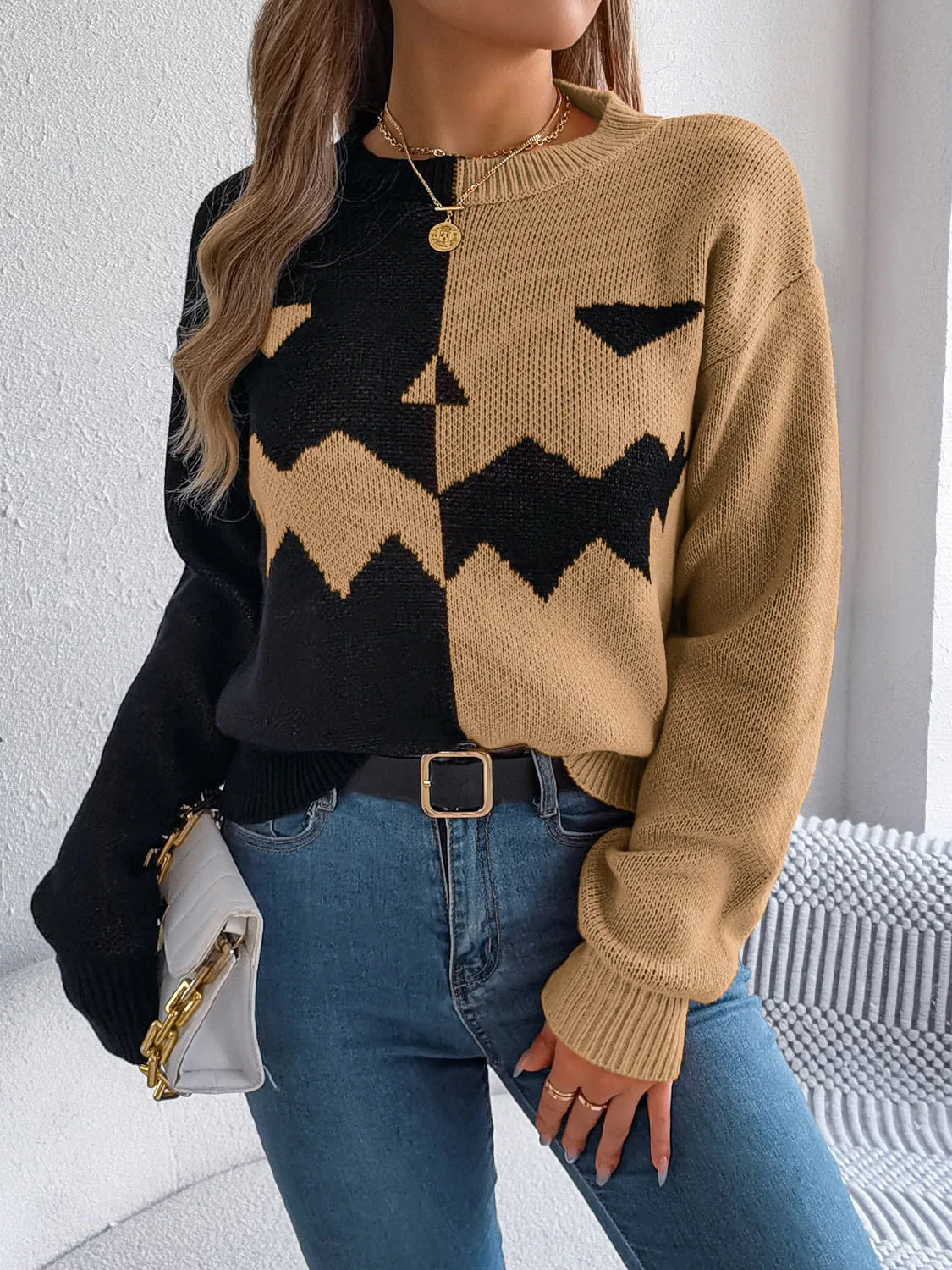Ana | Contrasting long-sleeved sweater with a crew neck - Image 6