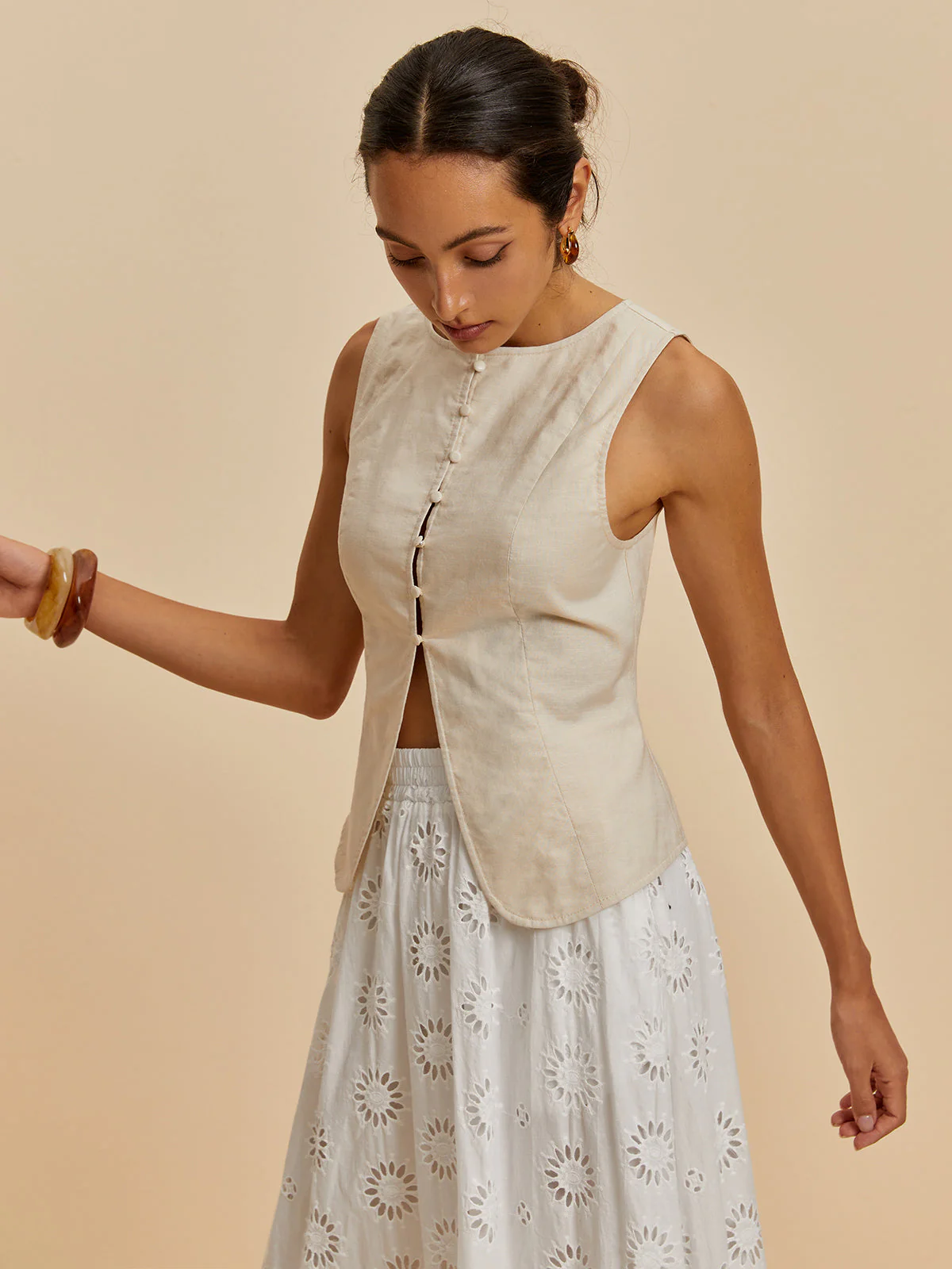 Anabella® | Casual Sleeveless Blouse Made Of Cotton And Linen - Image 3
