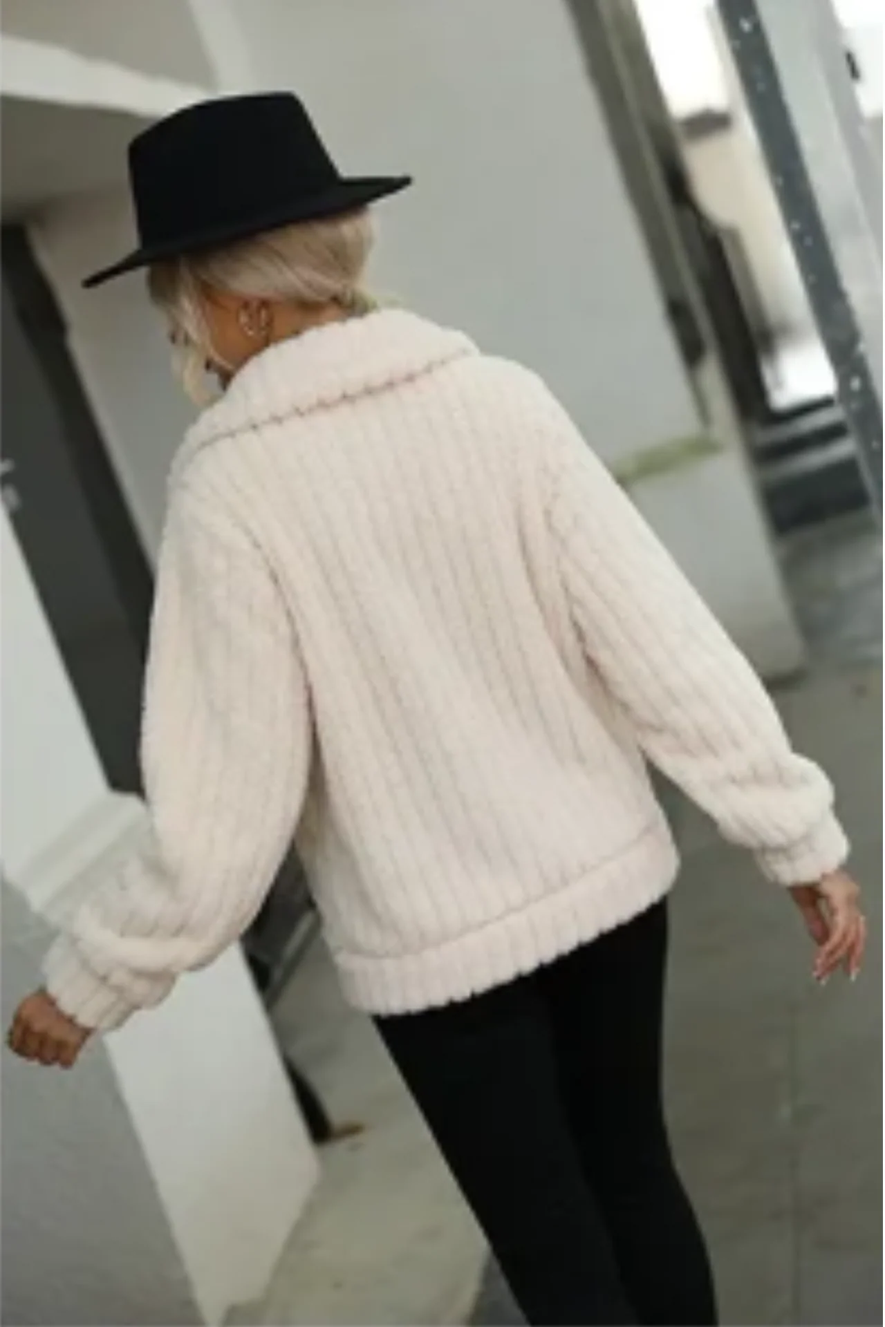 Angela | Chic and relaxed winter garment - Image 10