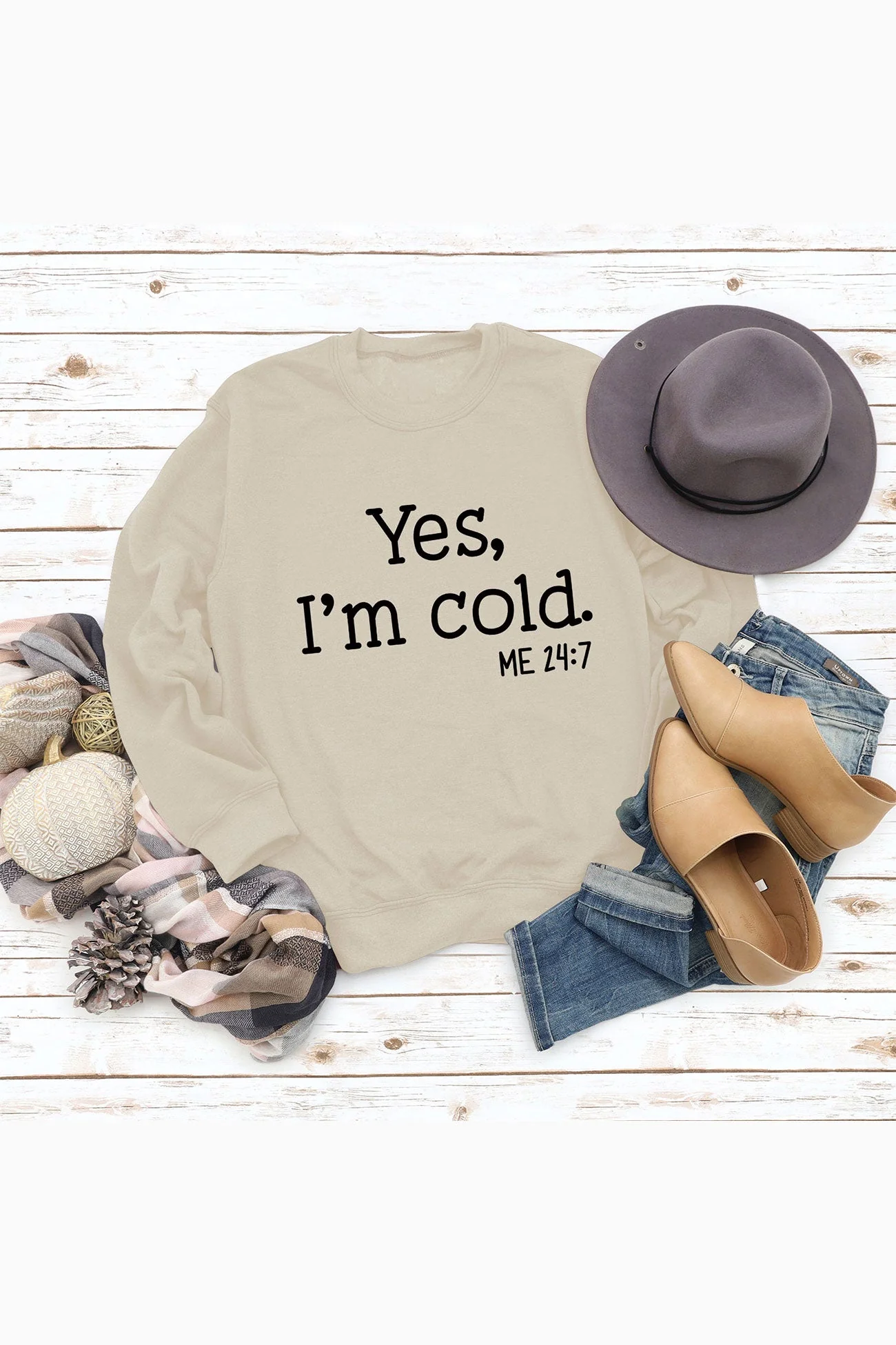 Angela | Sweatshirt with “I'm Cold” letter print - Image 2