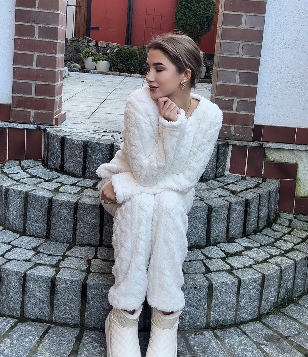 Angelica | The cozy street in winter - Image 6
