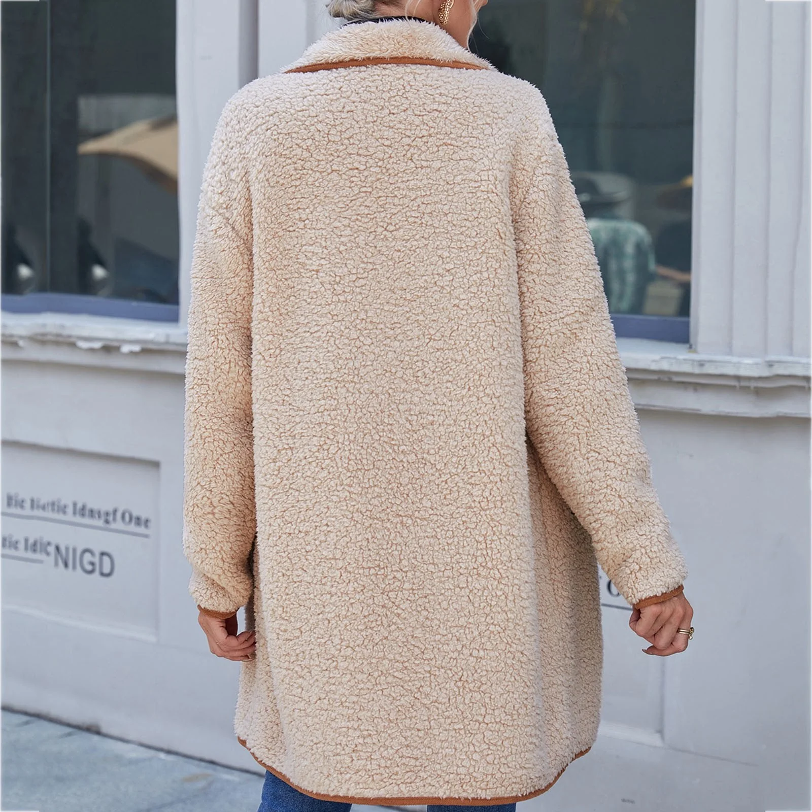 Angeline's | Luxury velvet winter trench coat for women - Image 3