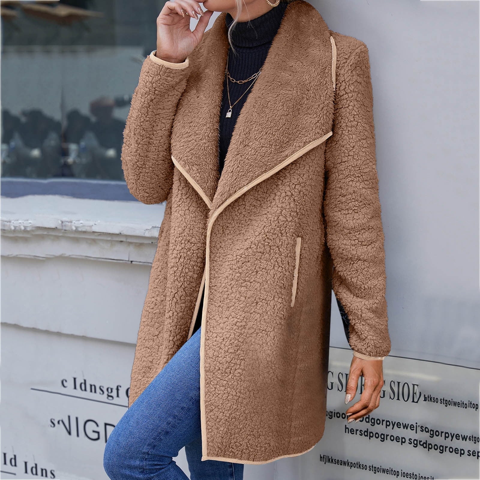 Angeline's | Luxury velvet winter trench coat for women - Image 4