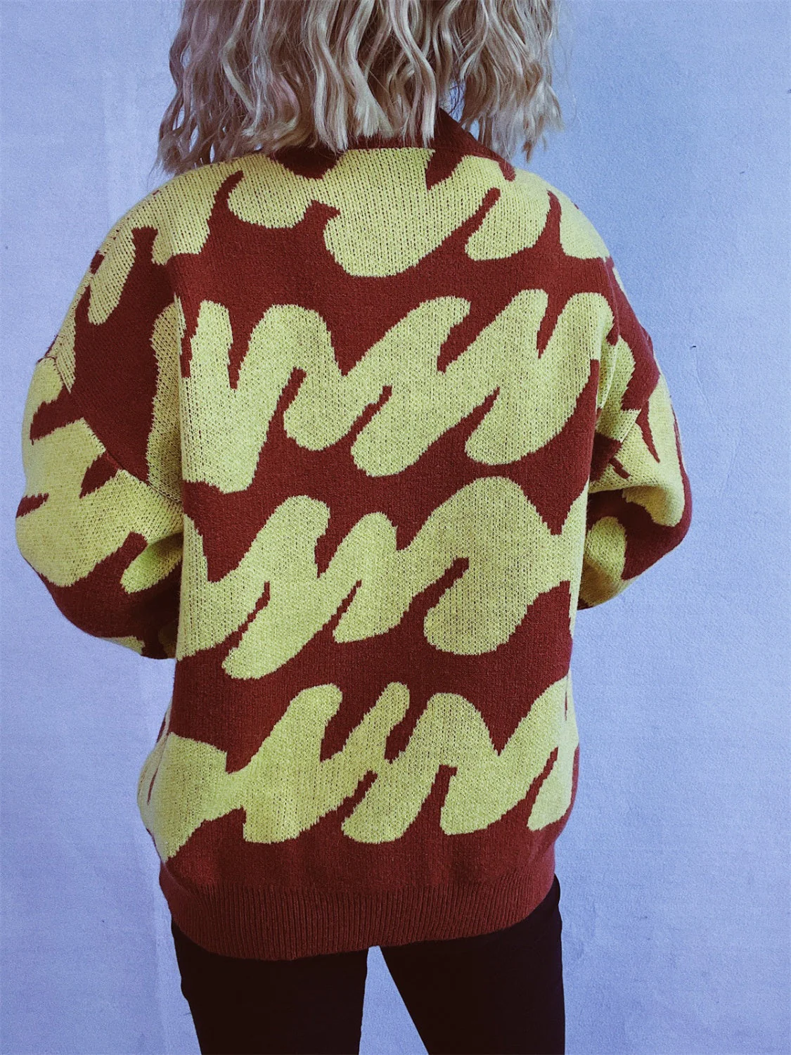 Anita | Contrasting long-sleeved sweater with a crew neck - Image 7