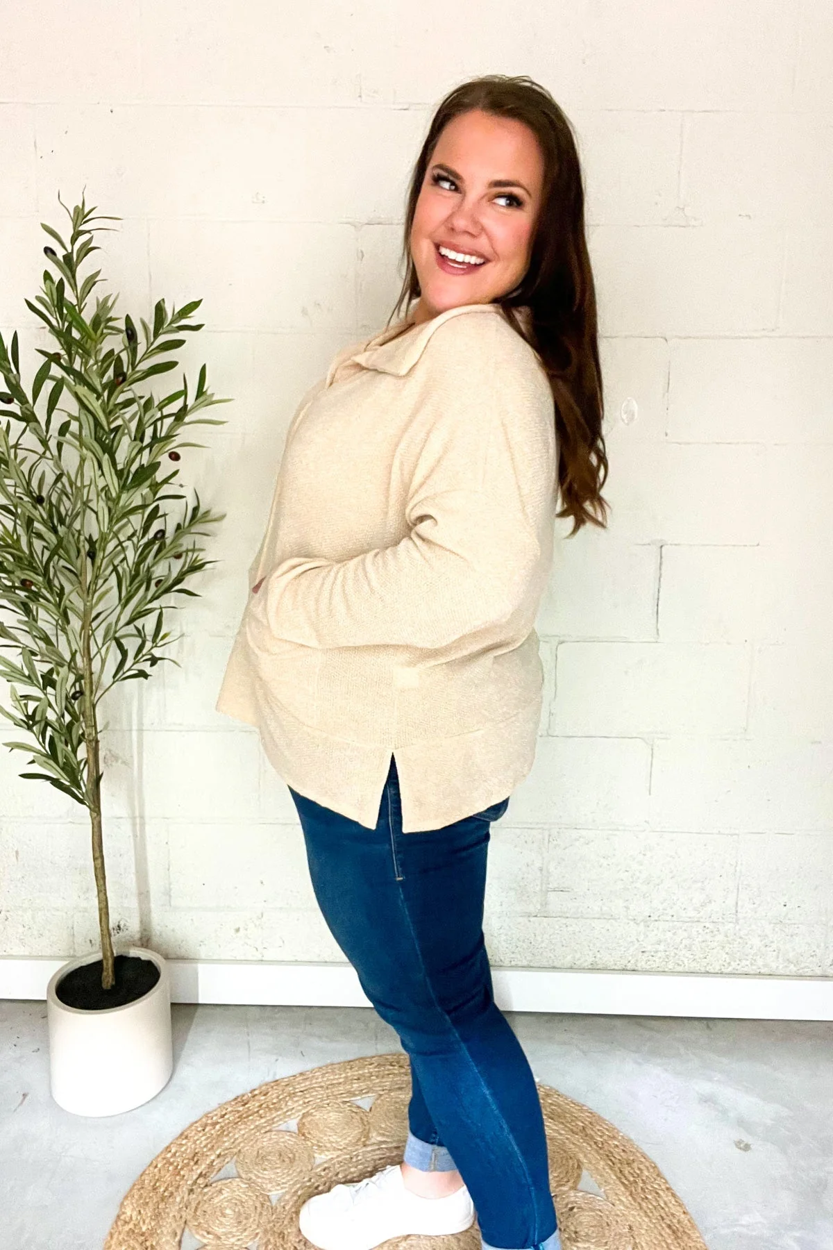 Anke | Easy Living oatmeal knit sweater with a notched neckline and oversized collar - Image 2