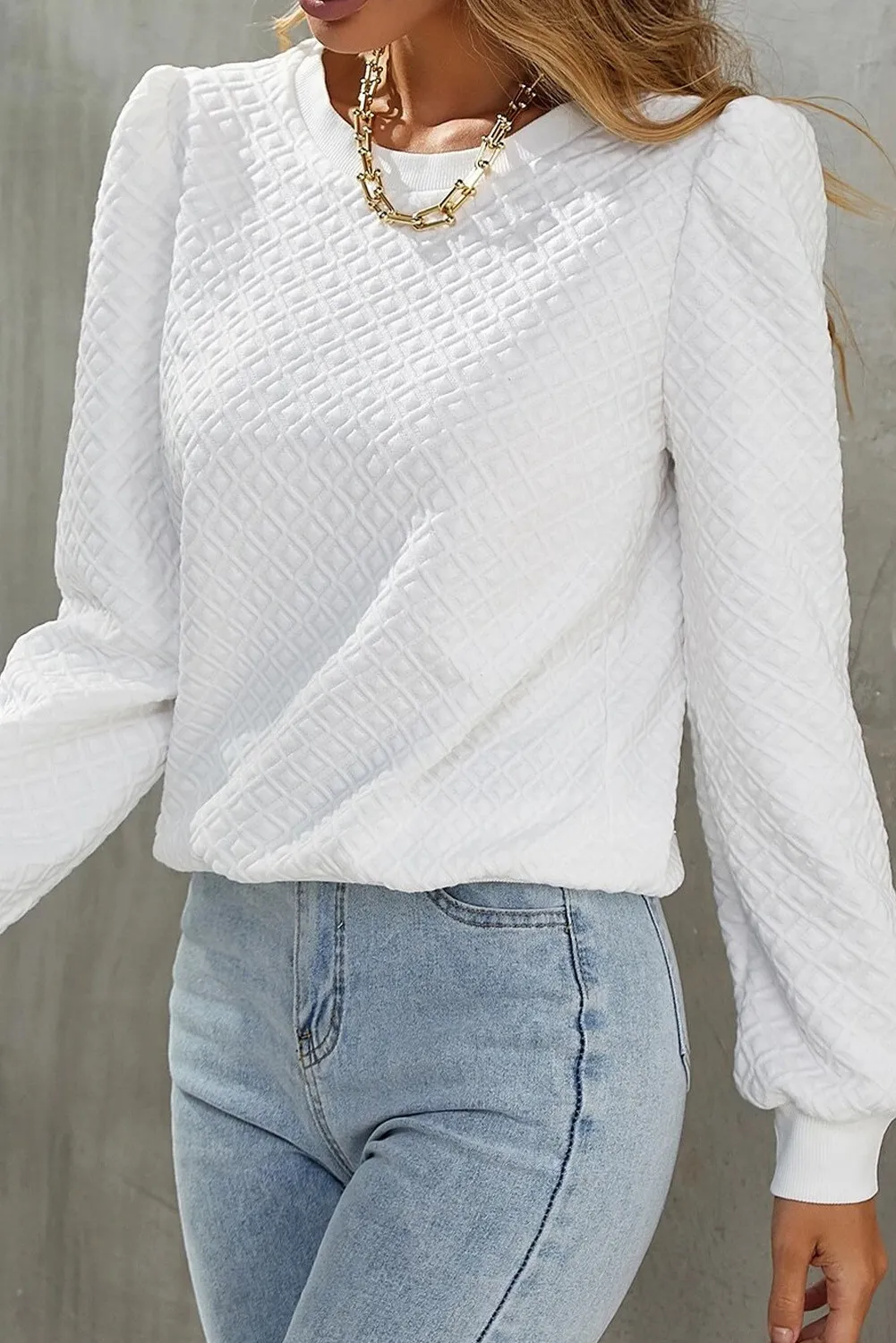 Annelie | Structured, long-sleeved top with a crew neck