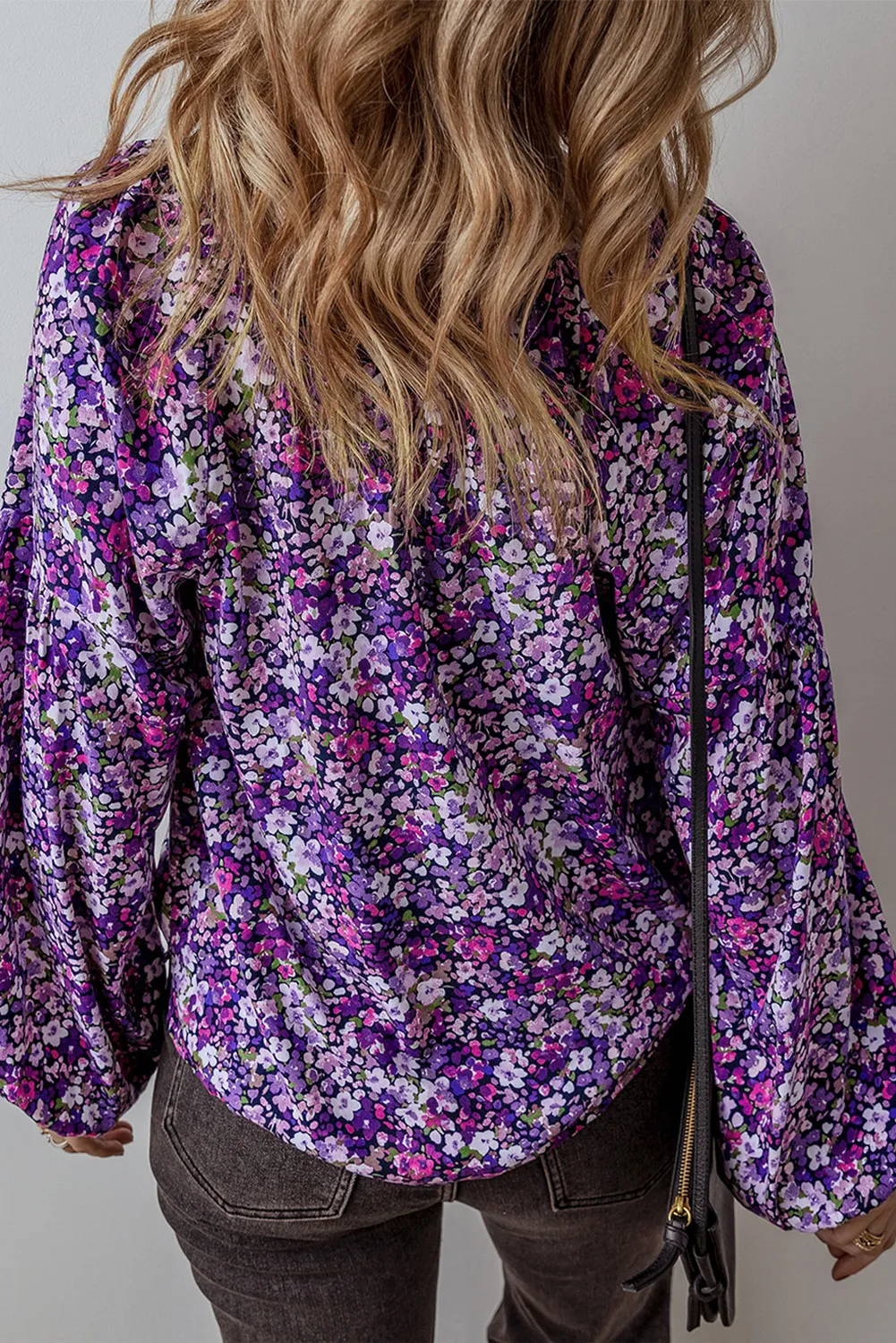 Anneliese | Long-sleeved blouse with floral pattern and tie collar - Image 3