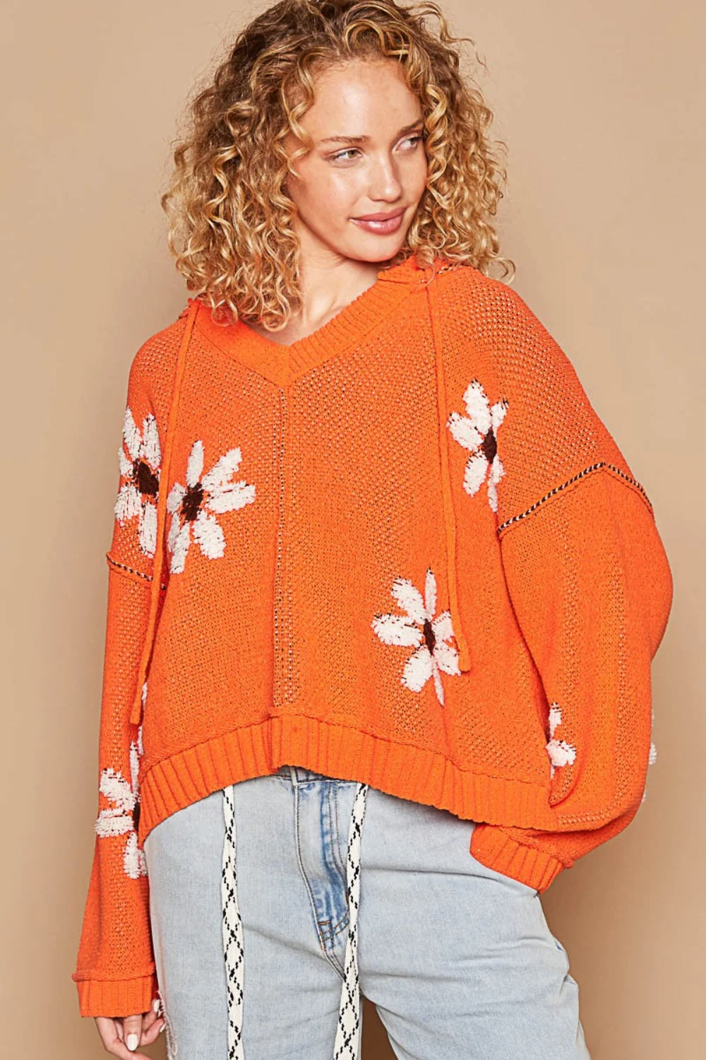 Annika | High-low hooded sweater with floral pattern