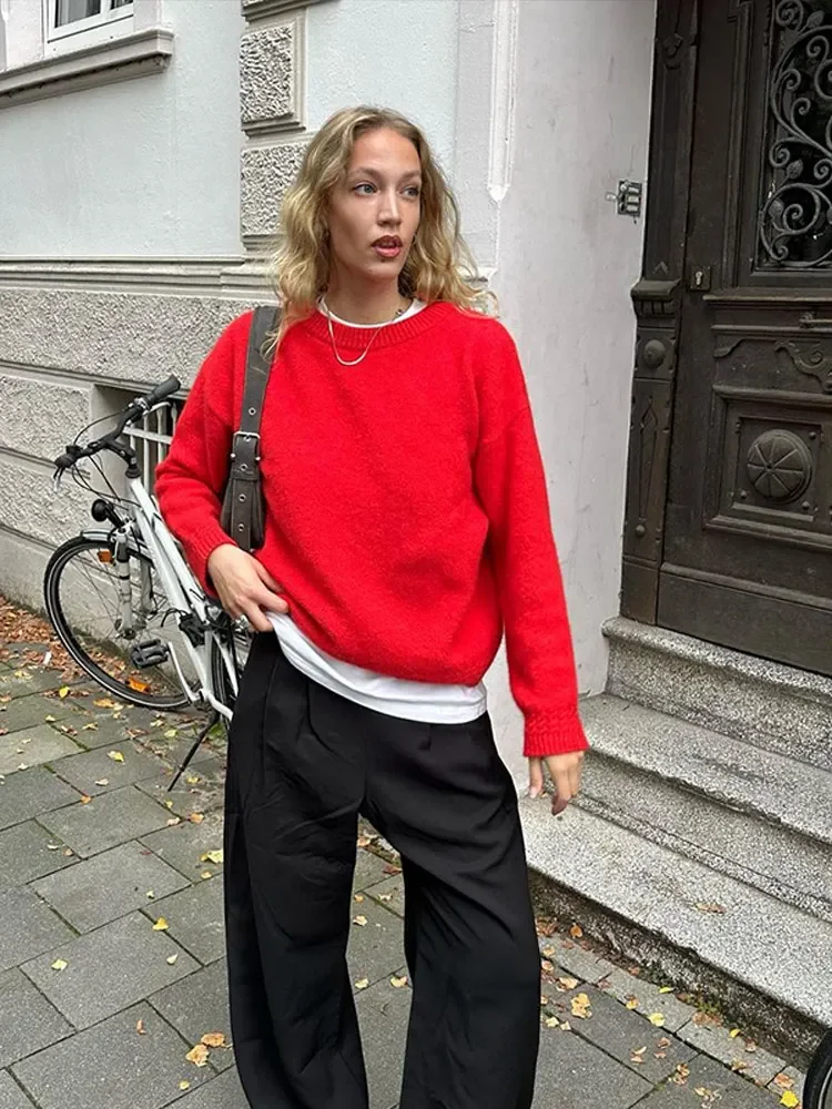 Antonella | Elegant round neck sweater made of red cotton for women - Image 6