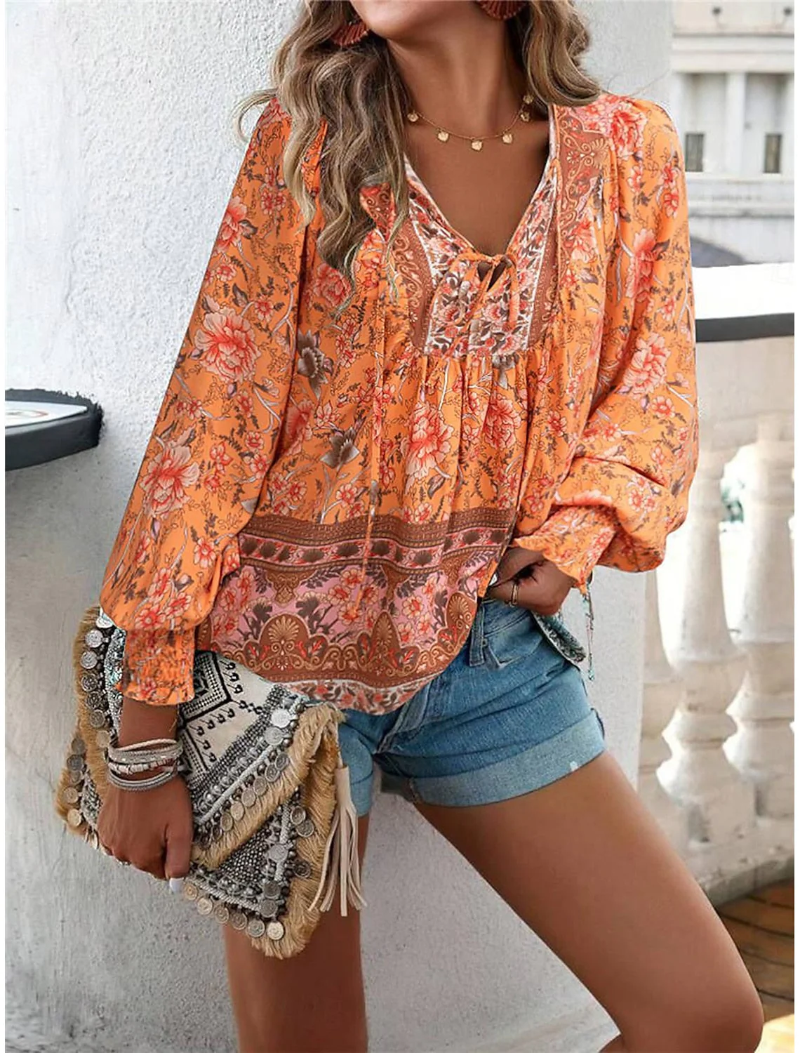 Aquilina® | Floral Lace Shirt For Summer - Image 2