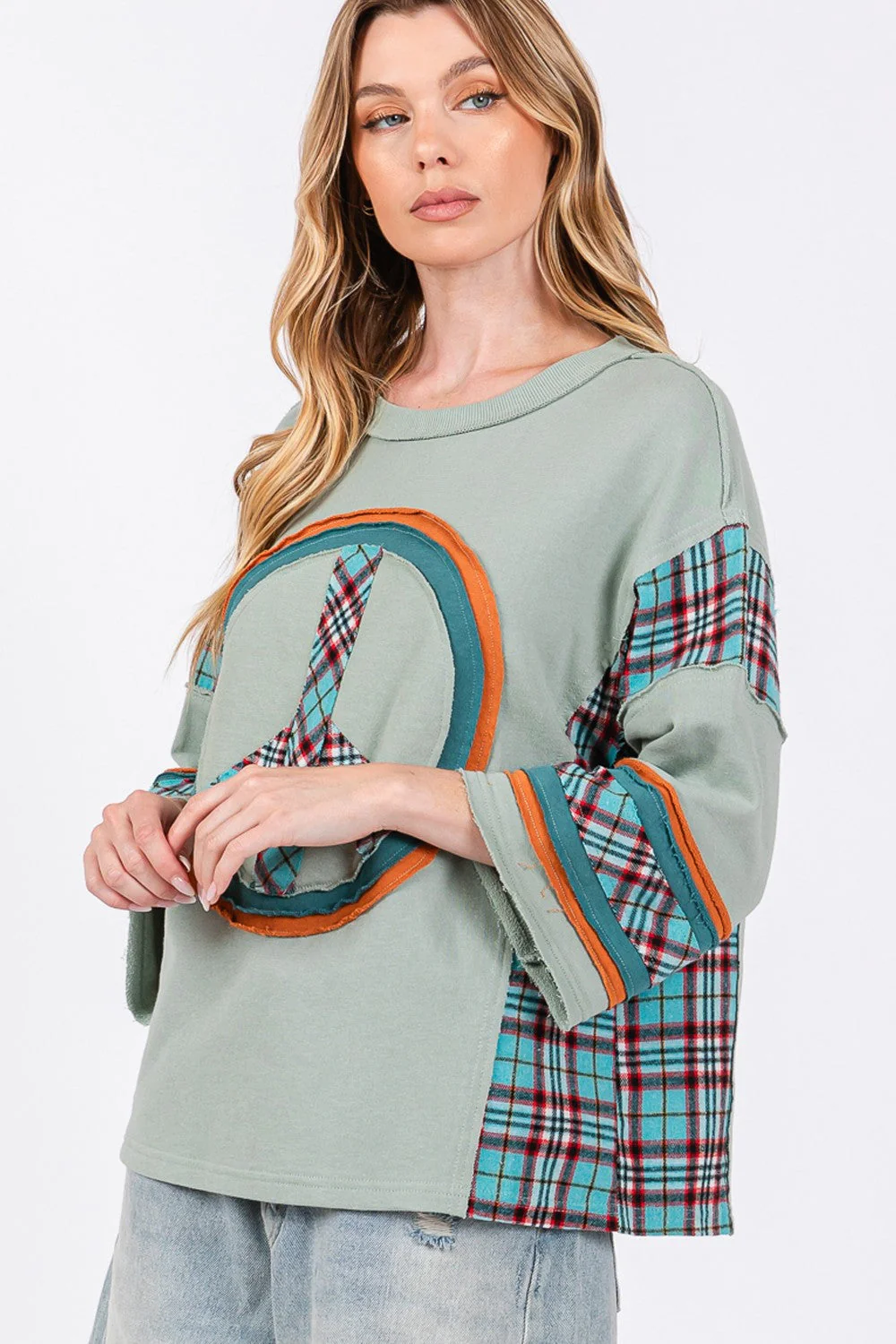 Ariana | SAGE + FIG top with peace appliqué patch and contrast check - Image 3