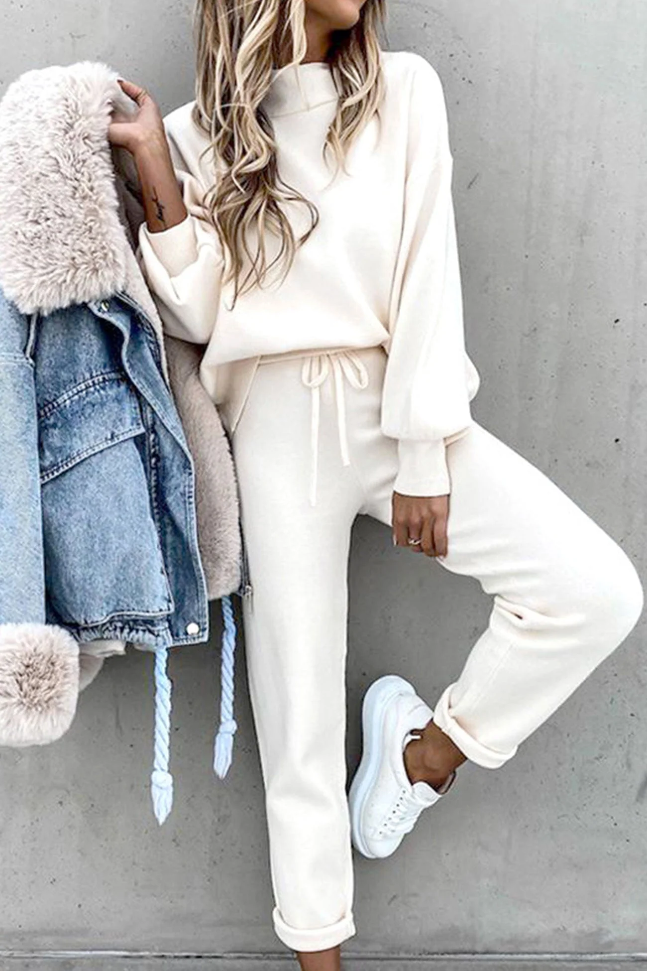 Astrid | Long sweatshirt pants suits with stand-up collar and puff sleeves - Image 3