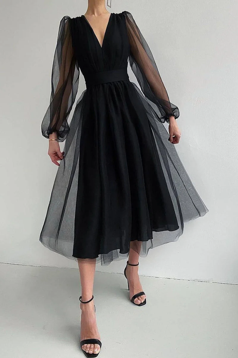 Aurelia® | Elegant Long-Sleeved Lace Dress With A V-Neckline - Image 2