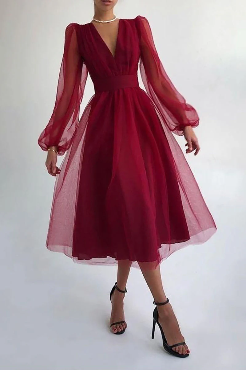 Aurelia® | Elegant Long-Sleeved Lace Dress With A V-Neckline - Image 4