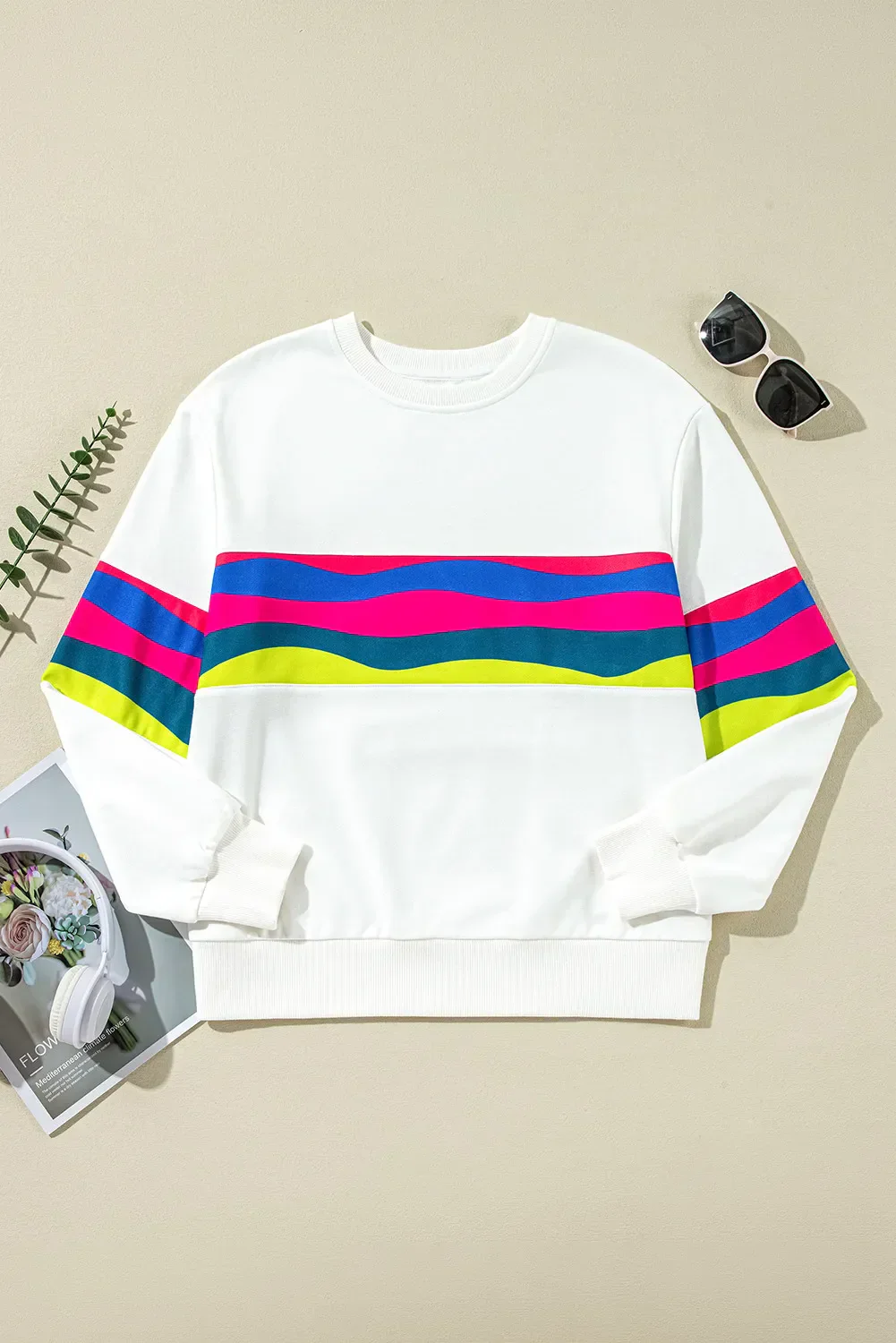Aurora | Contrasting long-sleeved top with a crew neck - Image 2
