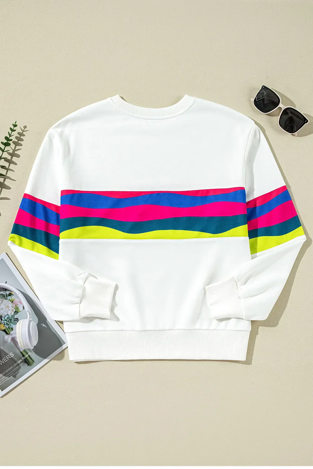 Aurora | Contrasting long-sleeved top with a crew neck - Image 3