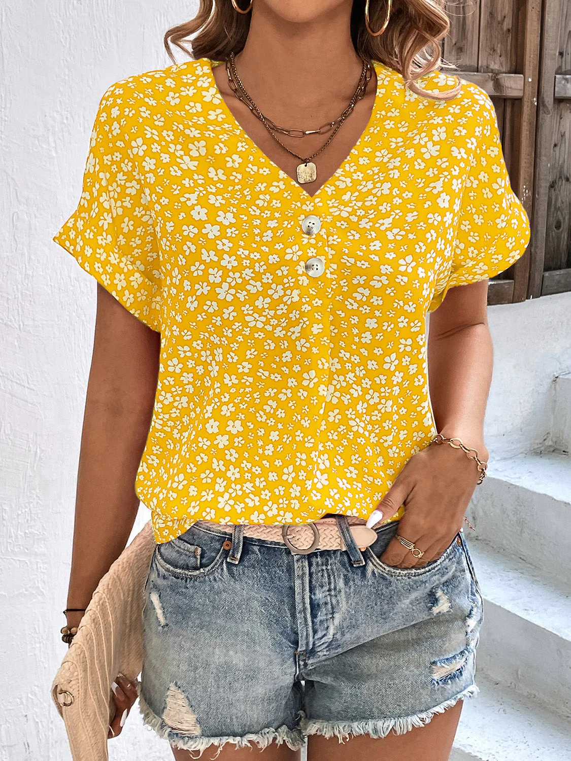 Avery® | Casual Floral Short Sleeve V-Neck Blouse - Image 4