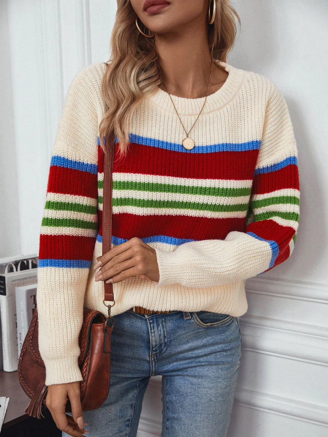 Barbara | Long-sleeved sweater with contrasting stripes and a crew neck - Image 3