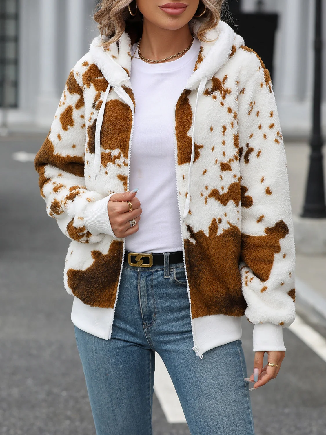 Beate | Fluffy hooded jacket with drawstring and zip - Image 5