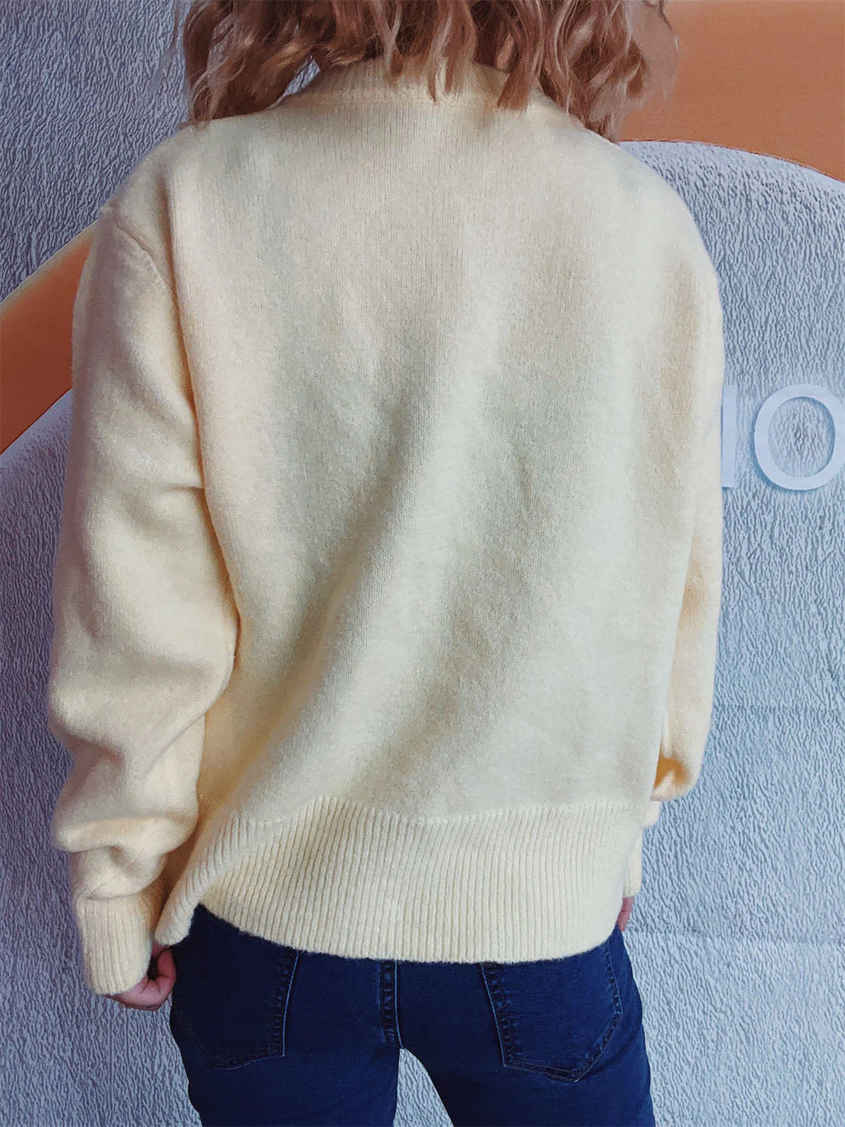 Beate | Long-sleeved cardigan with bow and round neckline and buttons - Image 17