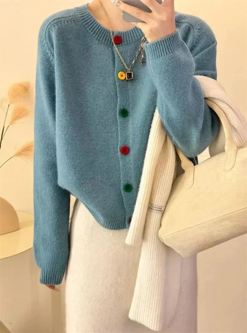 Beatrice | Colorful knotted knitted coat for women