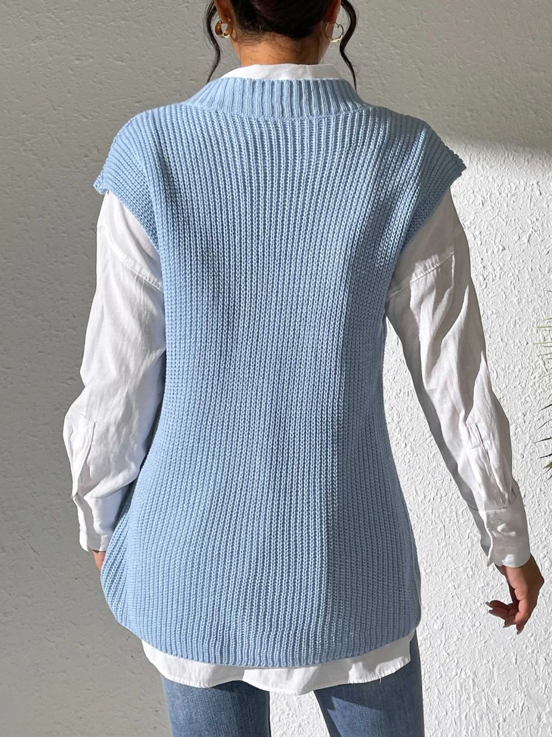 Beatriz | Beaded V-neck sweater vest - Image 5