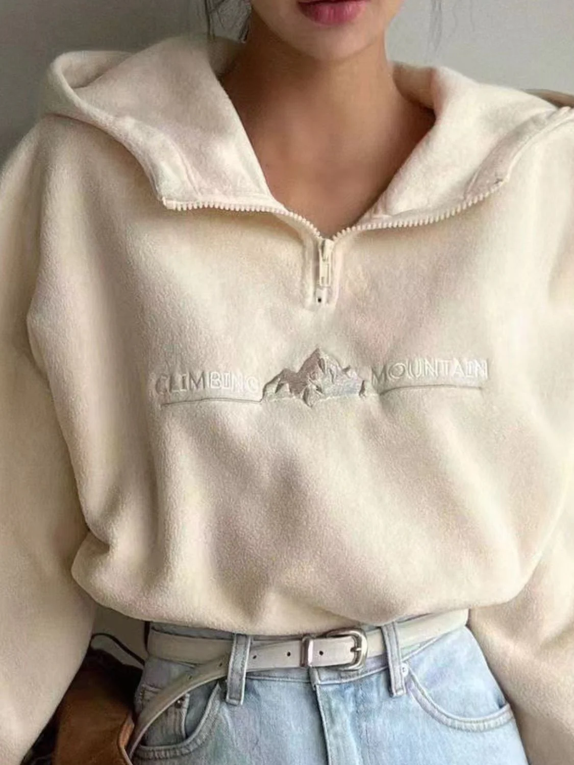 Beatriz | Mountain Quarter Zip Long Sleeve Hoodie - Image 12