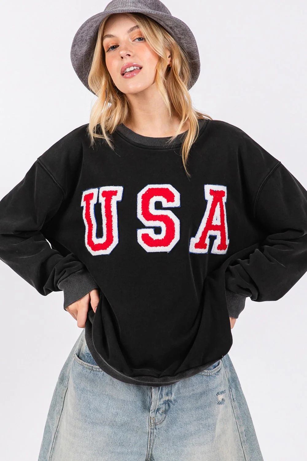 Begoña | SAGE + FIG crew neck sweatshirt with USA letter patch - Image 5