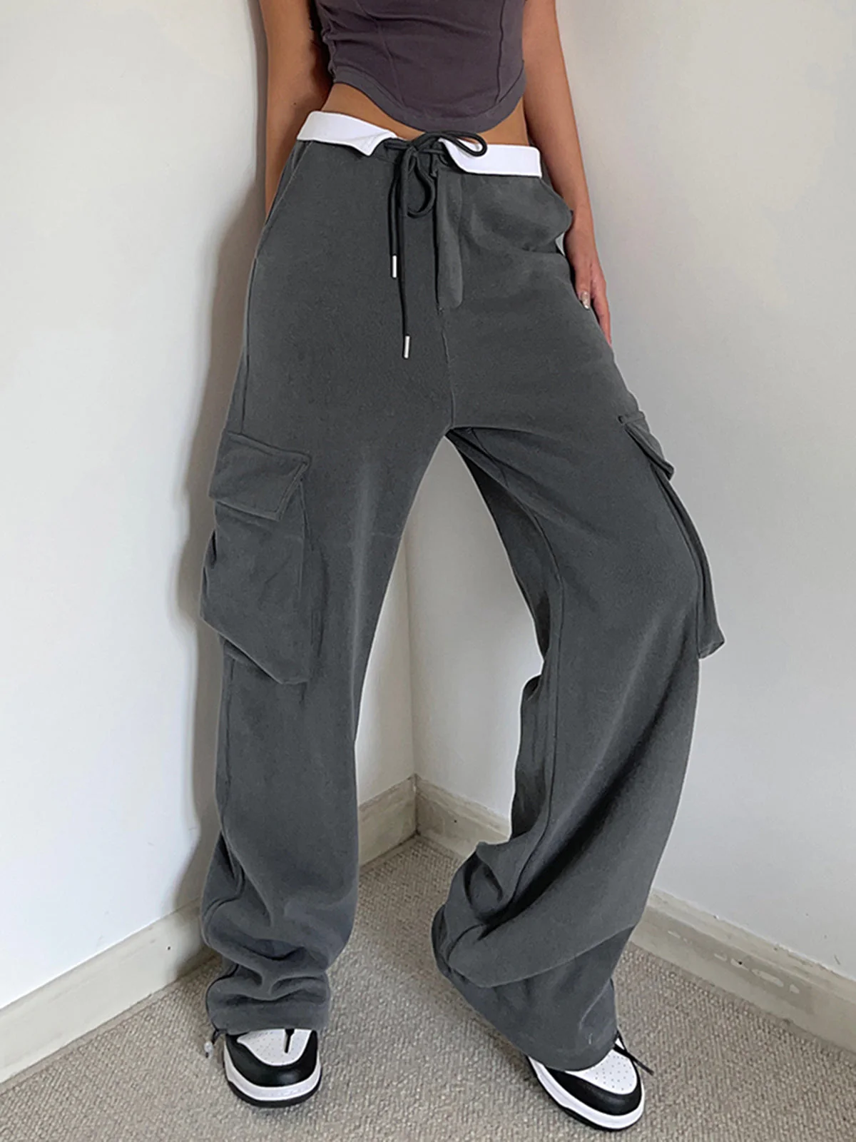 Benedetta® | Comfortable Cargo Sweatpants With Contrast Waistband - Image 3