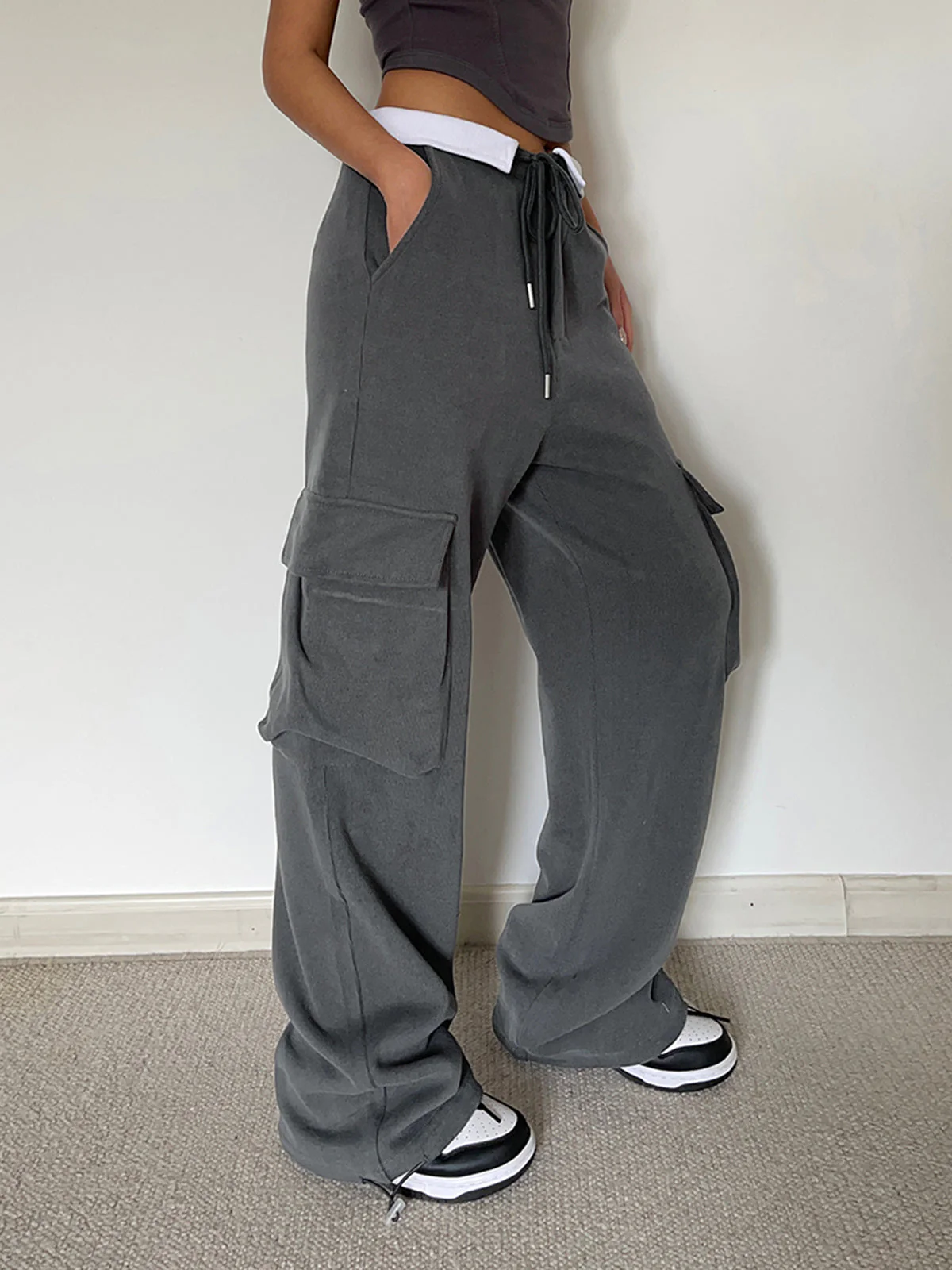 Benedetta® | Comfortable Cargo Sweatpants With Contrast Waistband - Image 4