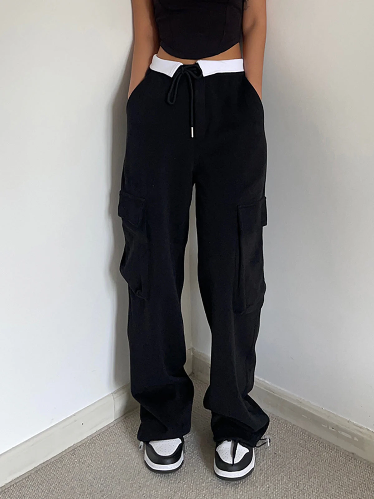 Benedetta® | Comfortable Cargo Sweatpants With Contrast Waistband - Image 5