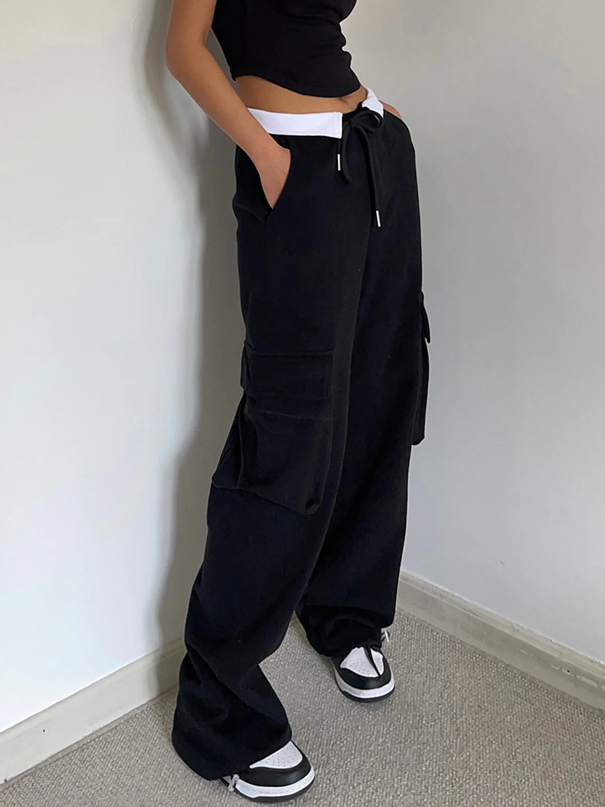 Benedetta® | Comfortable Cargo Sweatpants With Contrast Waistband - Image 8