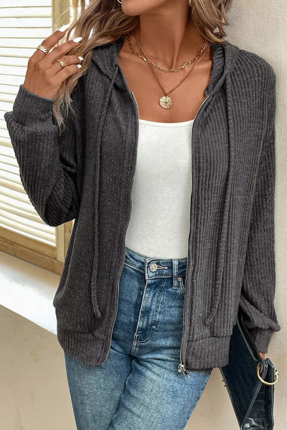 Bernadette | Long sleeve hooded jacket with drawstring and zip fastening