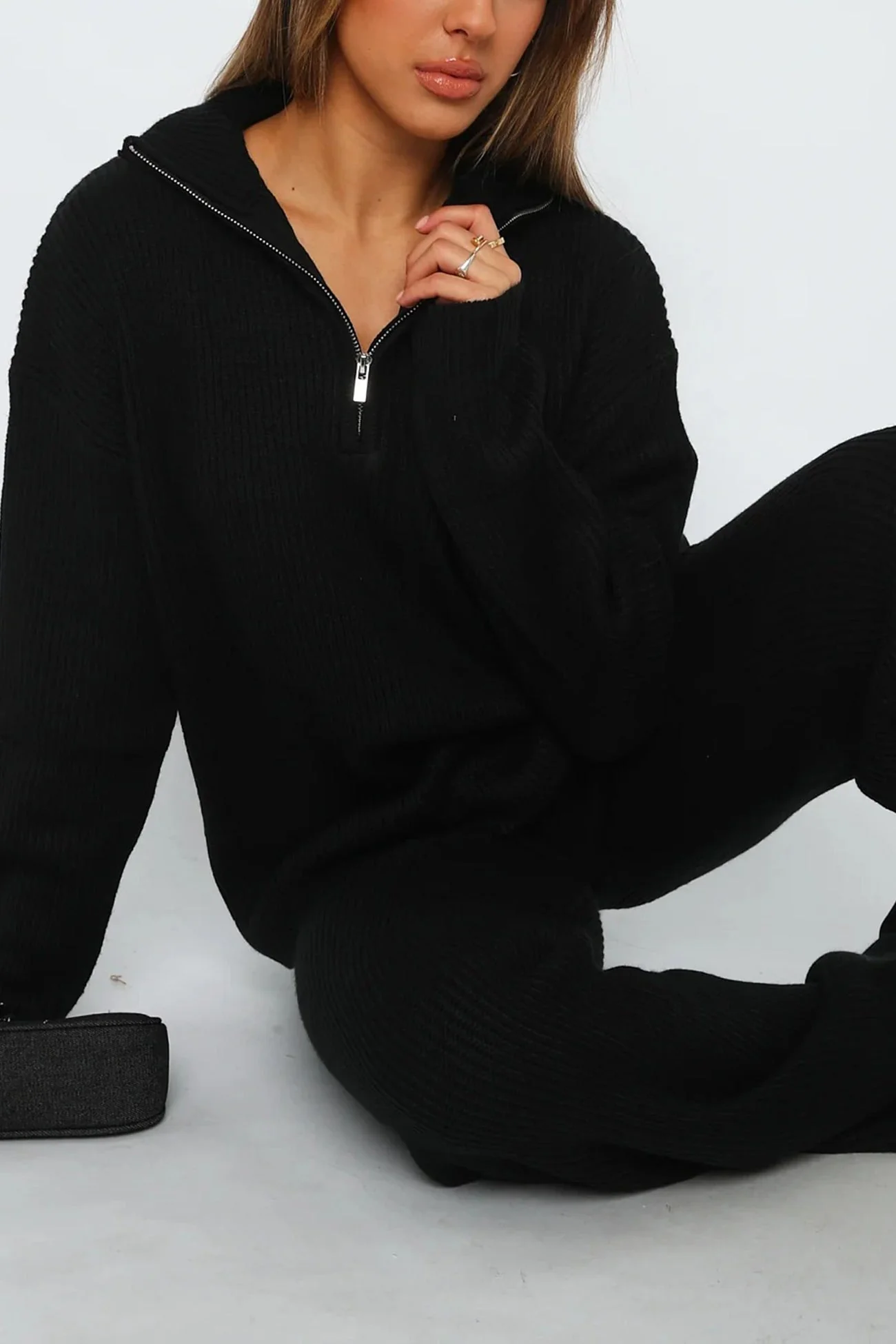 Bernadette | Two-piece outfit in ribbed knit with lapels and zip fastening - Image 3