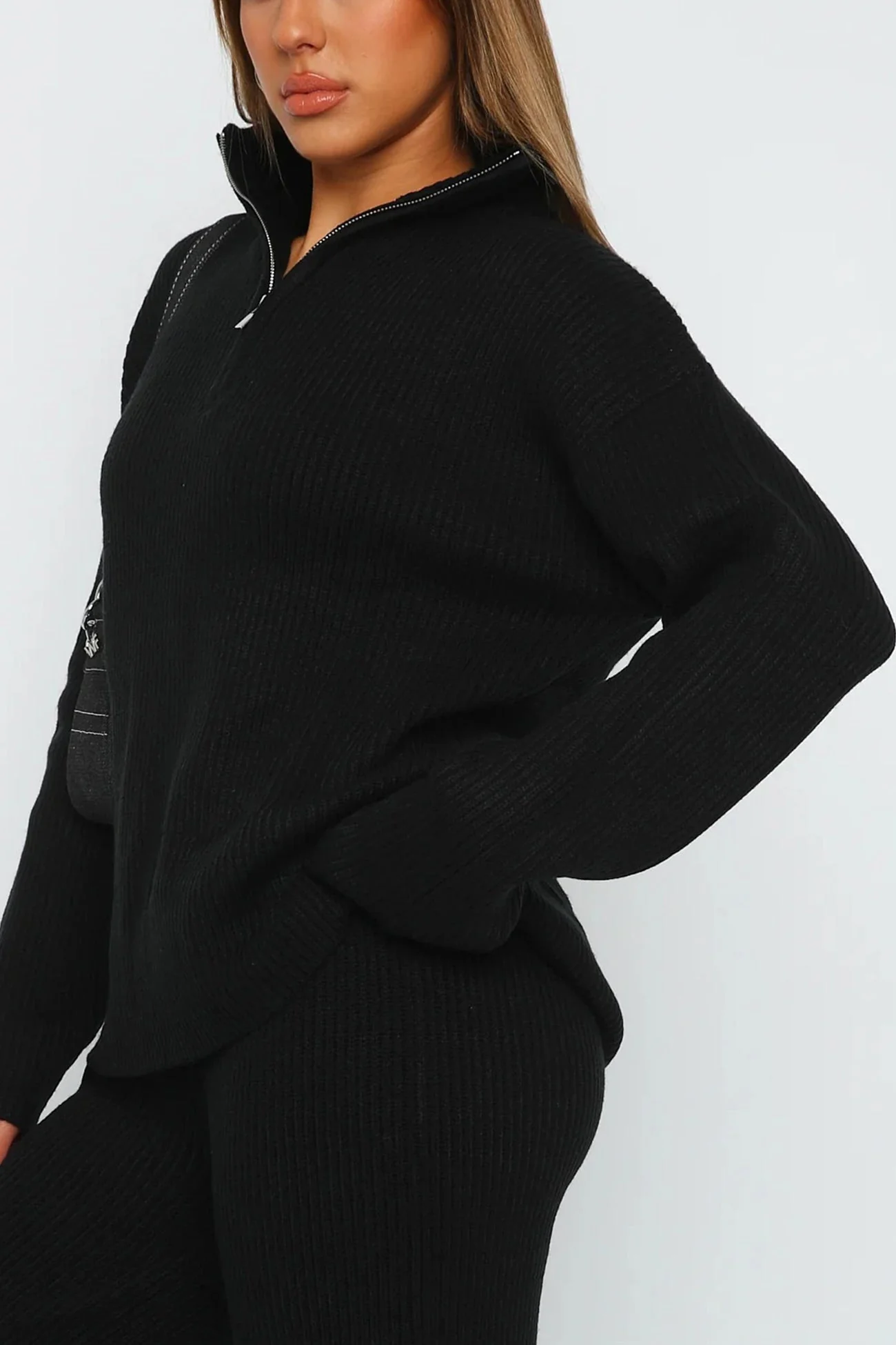 Bernadette | Two-piece outfit in ribbed knit with lapels and zip fastening - Image 4