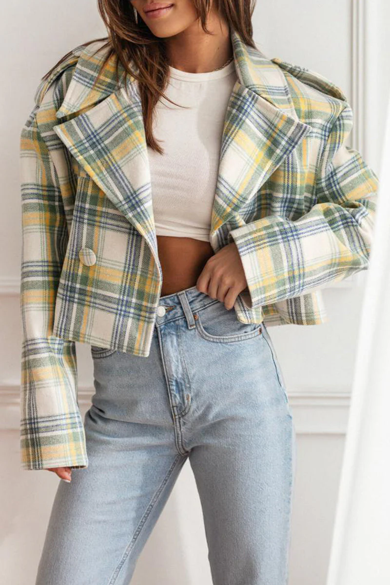 Bianca | Casual outerwear with checked buttons and contrast reversible collar - Image 3
